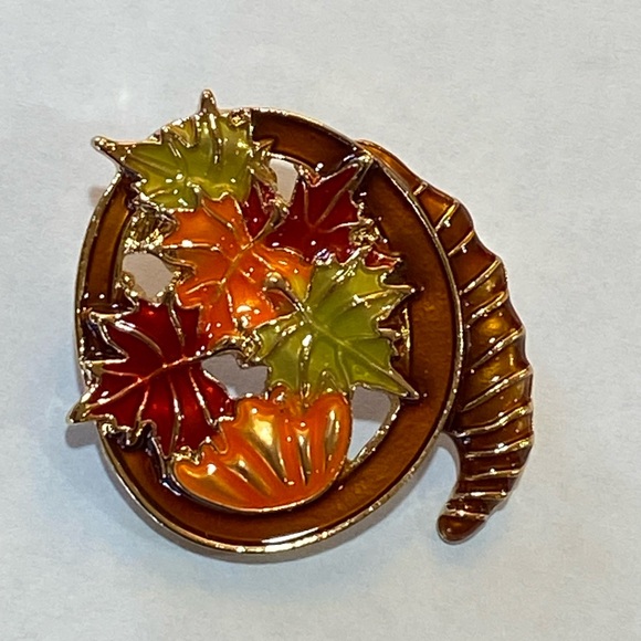 Cornucopia Brooch - Picture 4 of 6